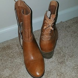 Latigo tan leather ankle boots 8.5